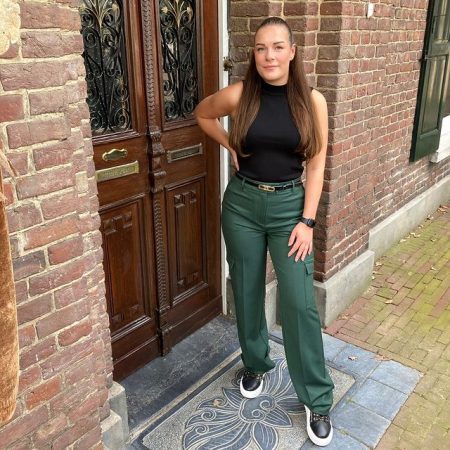 NEW IN✨

Nieuw binnen, deze groene cargo pants met platte zakken. Leuk te combineren met een zwarte top maar ook met een coltruitje of een mooie blouse en natuurlijk een bodywarmer! 🤩

#newcollection #fashion #A4vrouwenmode